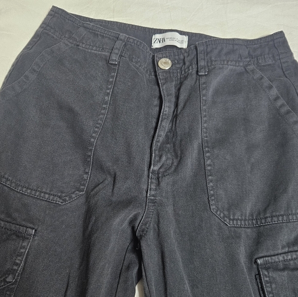 Zara Women's Cropped Cargo Pants Black Denim size 4 - Picture 6 of 8